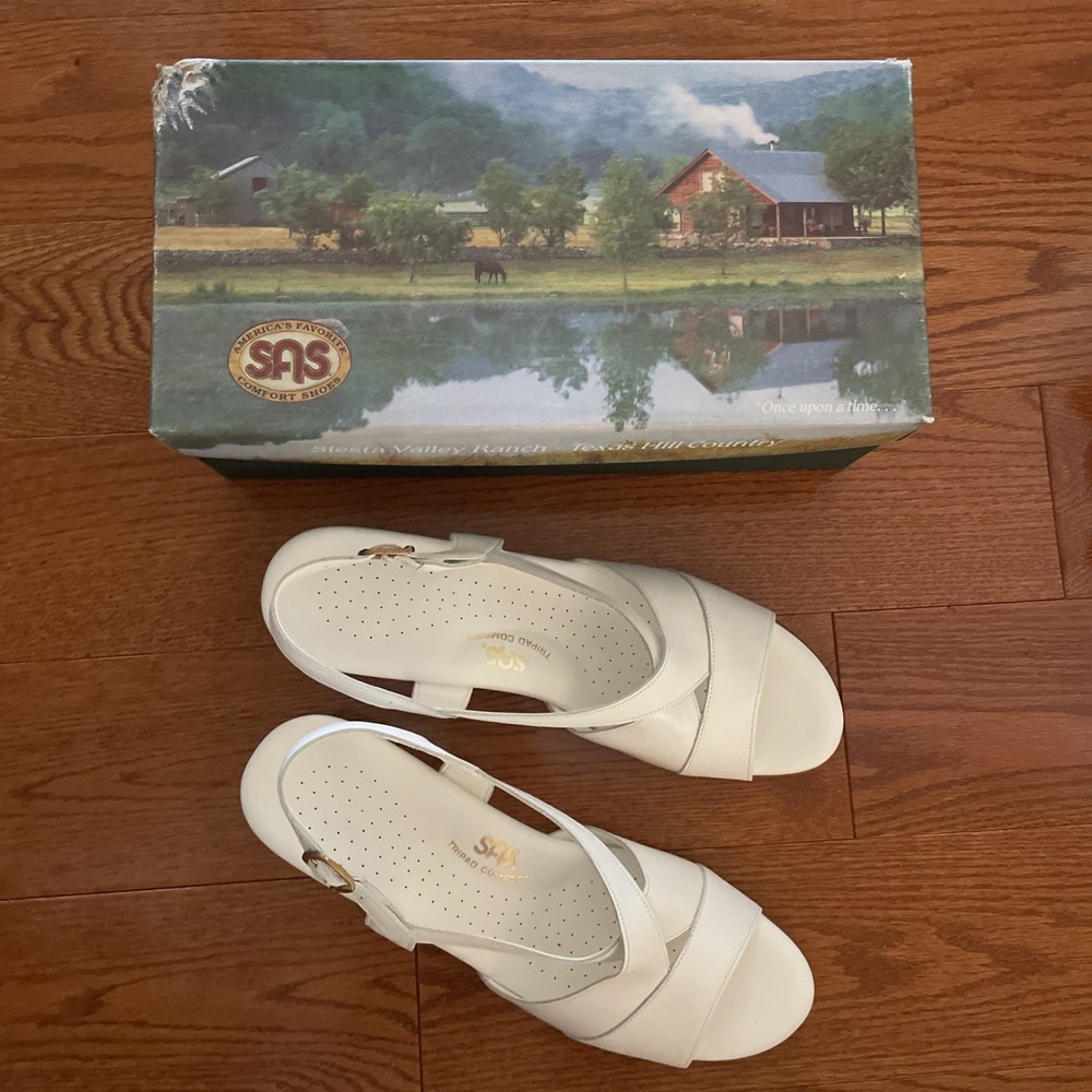 WOMEN'S SAS TRIPAD COMFORT SANDALS WHITE SIZE 10.5 Slim USA MADE W/ Box